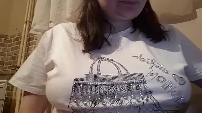 Snapshot of AalinnaK chatting on March 6, 2025, 5:54 pm AalinnaK online show from March 6, 2025, 5:54 pm