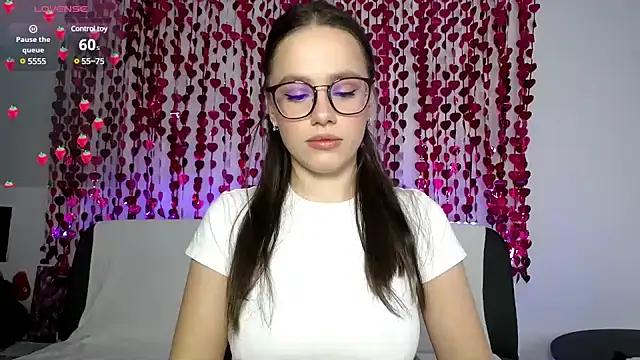 Snapshot of Emillias chatting on February 20, 2025, 12:57 pm Emillias online show from February 20, 2025, 12:57 pm