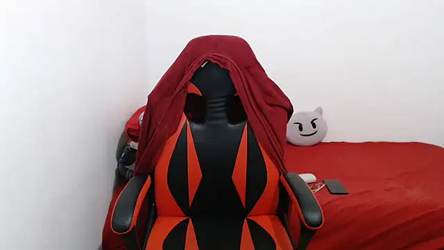 Snapshot of madelyn30 chatting on October 29, 2025, 9:52 am madelyn30 online show from October 29, 2025, 9:52 am