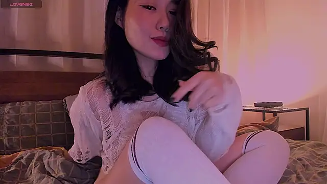 Snapshot of kimmy_chi_ chatting on March 12, 2025, 6:00 pm kimmy chi  online show from March 12, 2025, 6:00 pm