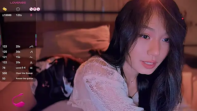 Snapshot of kimmy_chi_ chatting on October 6, 2025, 5:46 pm kimmy chi  online show from October 6, 2025, 5:46 pm