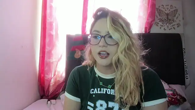 miss julietaa online show from December 22, 2025, 3:23 pm