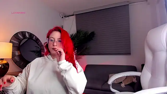 miss julietaa online show from March 20, 2025, 11:49 am