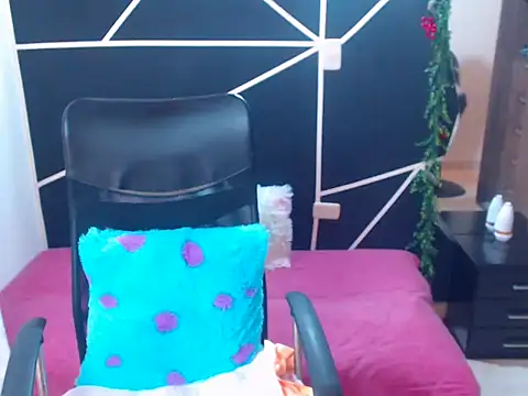 LUCY LI online show from March 10, 2025, 6:34 pm