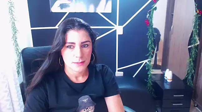 LUCY LI online show from March 9, 2025, 1:37 pm