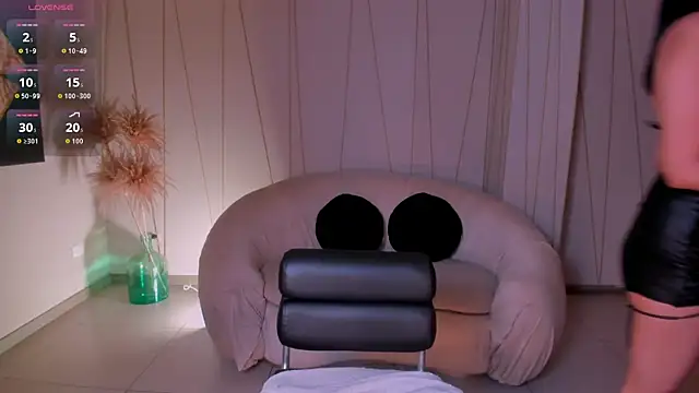 Snapshot of MaddisonLowe chatting on September 10, 2025, 4:22 am MaddisonLowe online show from September 10, 2025, 4:22 am