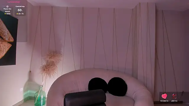 Snapshot of MaddisonLowe chatting on September 11, 2025, 3:06 am MaddisonLowe online show from September 11, 2025, 3:06 am