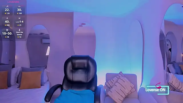 Snapshot of MaddisonLowe chatting on September 19, 2025, 3:43 am MaddisonLowe online show from September 19, 2025, 3:43 am