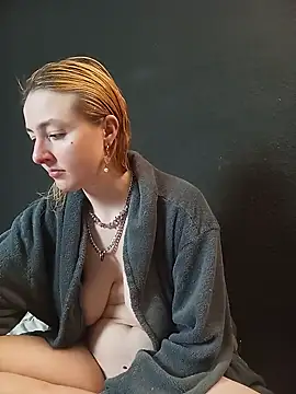 Snapshot of Sexy-Milf-Big chatting on December 17, 2024, 10:11 pm Sexy-Milf-Big online show from December 17, 2024, 10:11 pm
