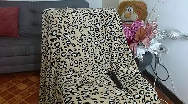 Snapshot of _melisaa_ chatting on February 11, 2025, 1:30 pm  melisaa  online show from February 11, 2025, 1:30 pm