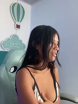  18 laura online show from December 5, 2024, 9:11 am