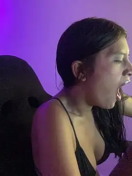  18 laura online show from December 30, 2024, 8:36 pm