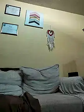 Snapshot of bombondenisse chatting on January 15, 2025, 4:15 am bombondenisse online show from January 15, 2025, 4:15 am