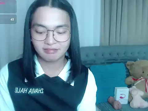 zhaviahale21 online show from June 28, 2026, 6:36 pm