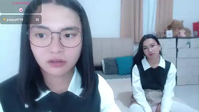 zhaviahale21 online show from July 24, 2026, 2:35 pm