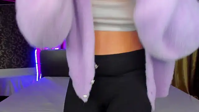  Polly Love  online show from January 14, 2026, 7:23 am