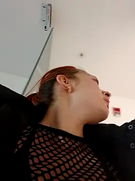 Snapshot of SAMANTHA-16_ chatting on September 26, 2025, 1:29 pm SAMANTHA-16 online show from September 26, 2025, 1:29 pm