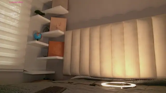 Megan mooree  online show from April 17, 2026, 12:52 pm