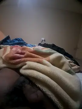 royalpleasure8209 online show from December 4, 2024, 9:51 pm