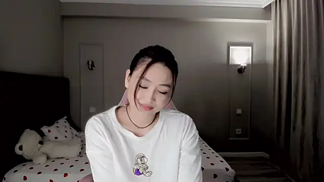 Snapshot of oxxx_me chatting on October 13, 2025, 12:56 am oxxx me online show from October 13, 2025, 12:56 am