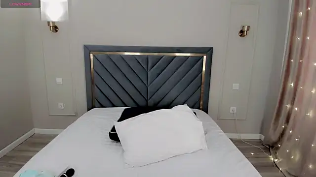 Snapshot of oxxx_me chatting on February 28, 2025, 5:04 am oxxx me online show from February 28, 2025, 5:04 am