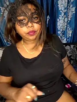 Snapshot of IndieSM chatting on February 21, 2025, 7:21 pm IndieSM online show from February 21, 2025, 7:21 pm