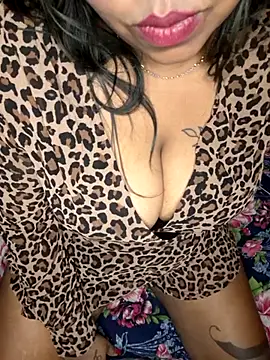 Snapshot of IndieSM chatting on November 22, 2025, 9:13 pm IndieSM online show from November 22, 2025, 9:13 pm