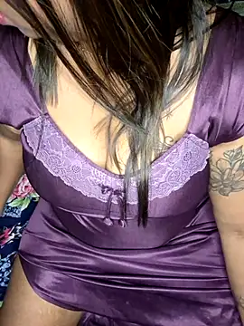 Snapshot of IndieSM chatting on November 29, 2025, 9:59 pm IndieSM online show from November 29, 2025, 9:59 pm