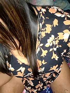 Snapshot of IndieSM chatting on November 26, 2025, 9:59 pm IndieSM online show from November 26, 2025, 9:59 pm