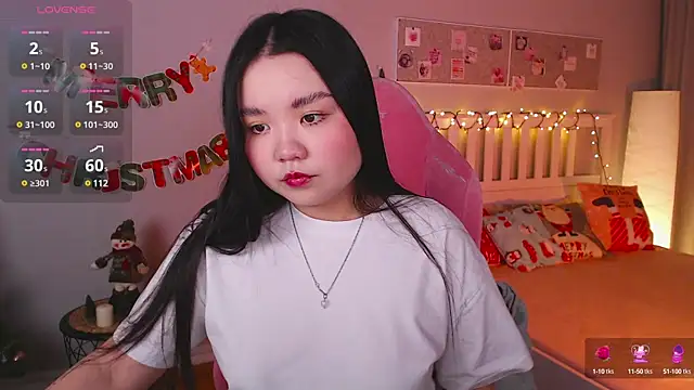 Snapshot of Suzy_Baee chatting on December 12, 2024, 12:22 pm Suzy Baee online show from December 12, 2024, 12:22 pm