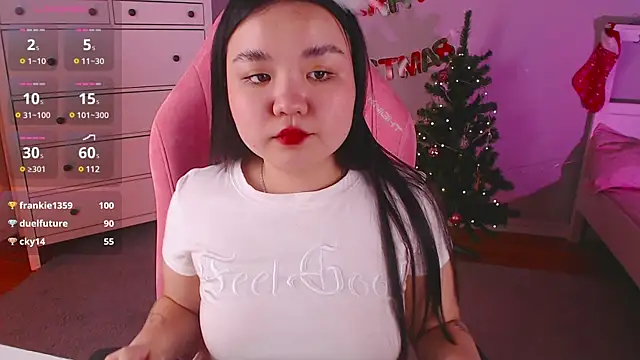 Snapshot of Suzy_Baee chatting on December 18, 2024, 6:57 pm Suzy Baee online show from December 18, 2024, 6:57 pm