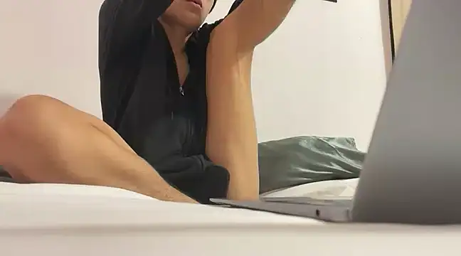 Akaerizz online show from December 6, 2024, 6:09 am