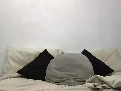 Akaerizz online show from September 15, 2025, 4:46 am