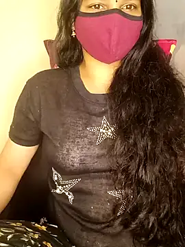 Snapshot of yourtamilcouple chatting on January 7, 2025, 5:53 pm yourtamilcouple online show from January 7, 2025, 5:53 pm