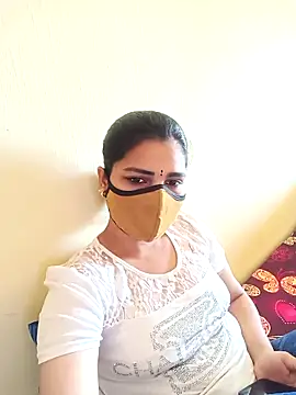 Snapshot of yourtamilcouple chatting on March 5, 2025, 5:50 am yourtamilcouple online show from March 5, 2025, 5:50 am