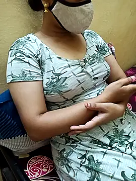 Snapshot of yourtamilcouple chatting on March 16, 2025, 6:20 am yourtamilcouple online show from March 16, 2025, 6:20 am