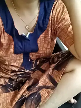 Snapshot of yourtamilcouple chatting on January 28, 2025, 11:17 am yourtamilcouple online show from January 28, 2025, 11:17 am