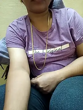 Snapshot of yourtamilcouple chatting on September 20, 2025, 12:32 pm yourtamilcouple online show from September 20, 2025, 12:32 pm