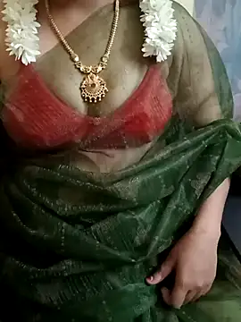 Snapshot of yourtamilcouple chatting on February 20, 2025, 5:52 pm yourtamilcouple online show from February 20, 2025, 5:52 pm