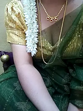 Snapshot of yourtamilcouple chatting on November 29, 2025, 4:29 pm yourtamilcouple online show from November 29, 2025, 4:29 pm