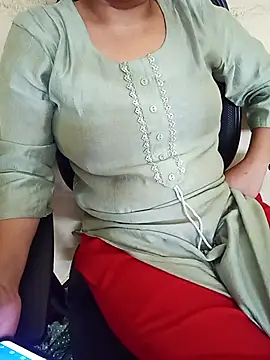 Snapshot of yourtamilcouple chatting on November 21, 2025, 7:35 pm yourtamilcouple online show from November 21, 2025, 7:35 pm