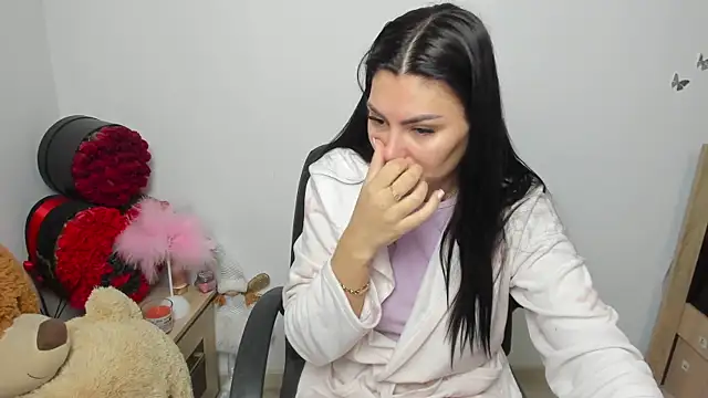 kilenyapatrice online show from April 14, 2026, 12:43 pm