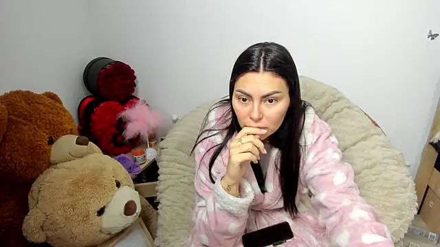 kilenyapatrice online show from February 22, 2026, 12:40 pm