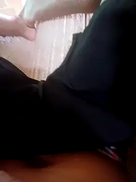 Snapshot of jnsubimisso chatting on February 23, 2025, 2:35 pm jnsubimisso online show from February 23, 2025, 2:35 pm