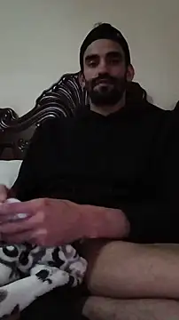 Snapshot of johngil0995 chatting on December 18, 2025, 7:13 am johngil0995 online show from December 18, 2025, 7:13 am