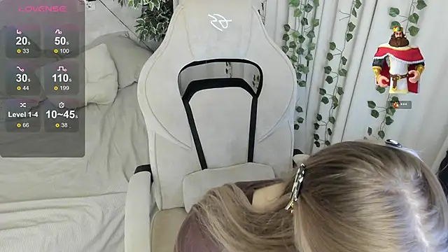 mell milles online show from October 26, 2025, 5:13 pm