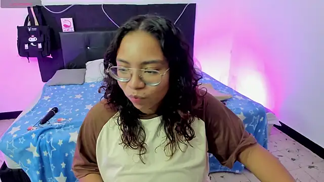 Snapshot of im_angels77 chatting on February 20, 2025, 4:18 am im angels77 online show from February 20, 2025, 4:18 am