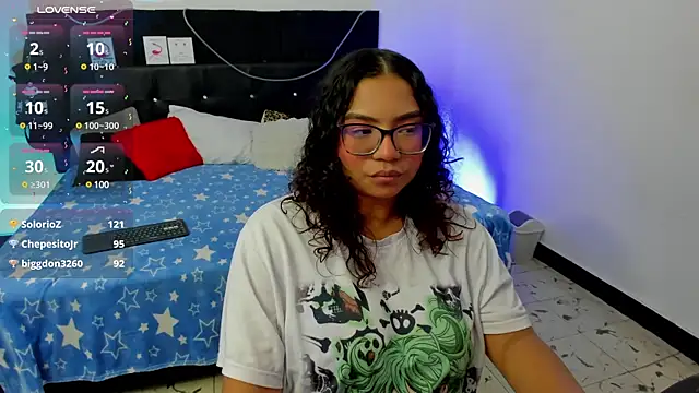 Snapshot of im_angels77 chatting on March 3, 2025, 4:00 am im angels77 online show from March 3, 2025, 4:00 am