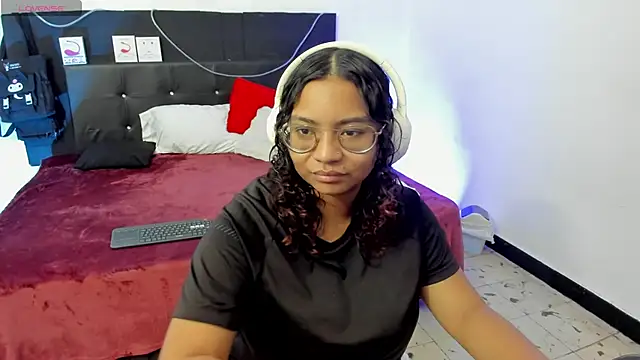 Snapshot of im_angels77 chatting on February 26, 2025, 2:19 am im angels77 online show from February 26, 2025, 2:19 am