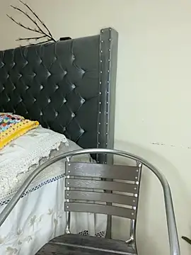 Snapshot of Emmy_flow chatting on January 28, 2025, 11:50 pm Emmy flow online show from January 28, 2025, 11:50 pm